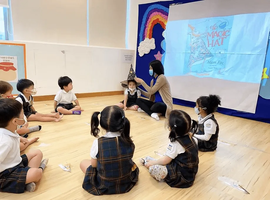 A specialist teacher leading a lesson