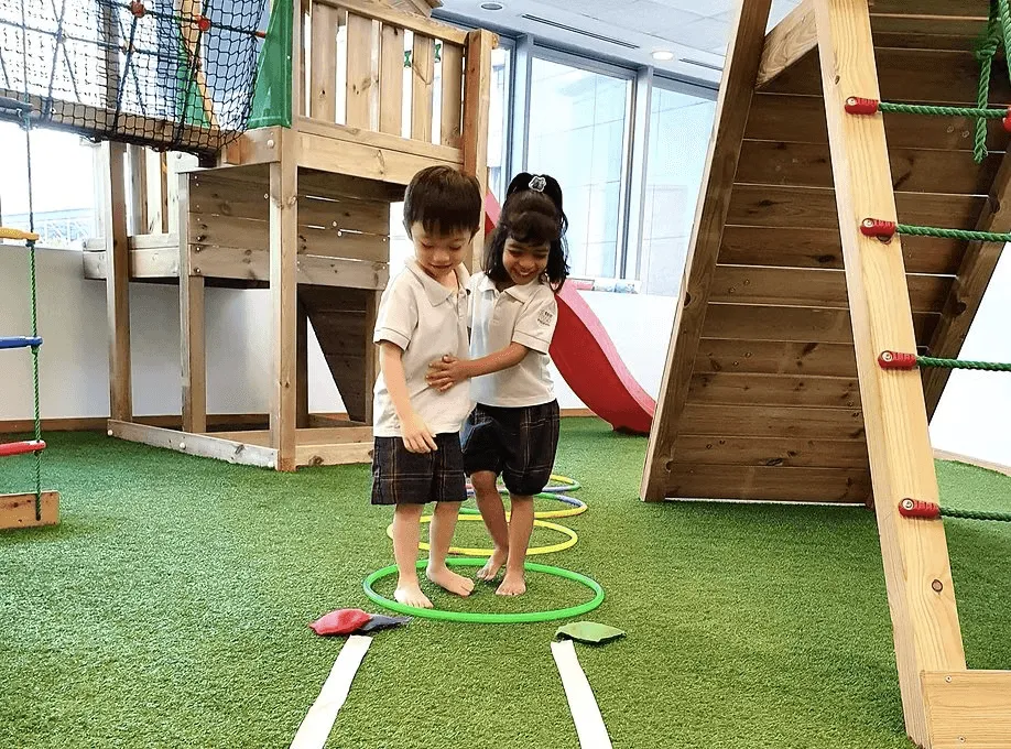 Children playing in the Posso gym